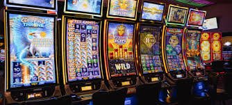 Pengalaman bermain sports betting dan live casino dengan warna merah khas agen198